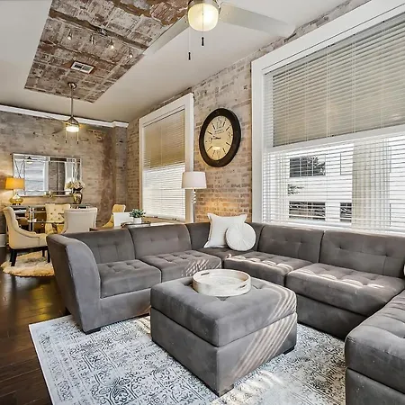 Spacious Downtown Vacation Apartment New Orleans