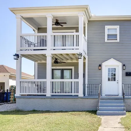 Newly Renovated About 4 Mi To French Quarter Apartment