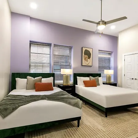 Amazing 4bed Steps From French Quarter Apartment