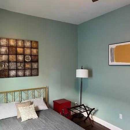 Chilled Pad 2 Blocks From The French Quarters Apartment