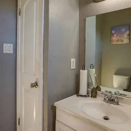 Holiday home About 2 Mi To French Quarter Pet-friendly Nola *