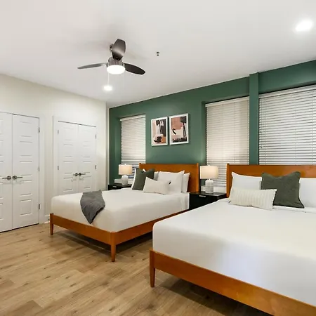 Apartment Timeless Elegance: 4br Luxury In