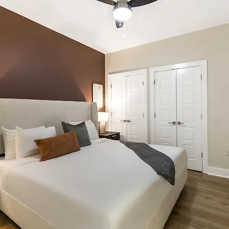 Apartment Timeless Elegance: 4br Luxury In *