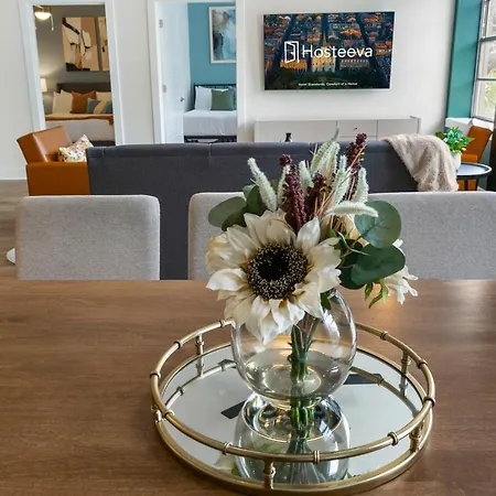 Apartment Timeless Elegance: 4br Luxury In *