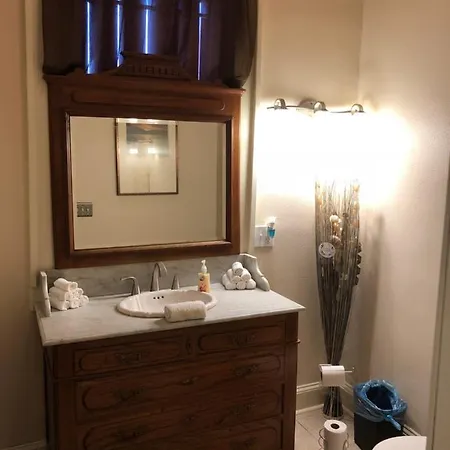 Vintage Nola 2 Apartment