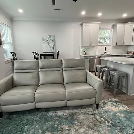 Bywater St Claude Area With Charm! 3 Miles From The French Quarter *