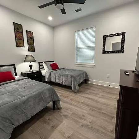 Bywater St Claude Area With Charm! 3 Miles From The French Quarter Apartment