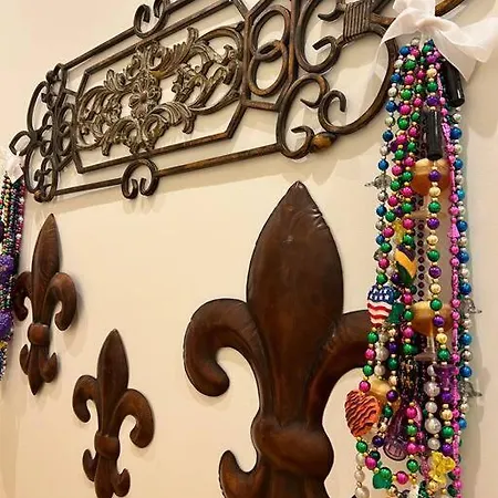 Chic Two-bedroom On Camp St, * New Orleans