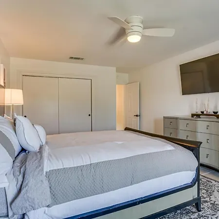Holiday home 7 Mi To French Quarter: Modern In *
