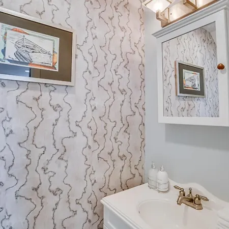 7 Mi To French Quarter: Modern In * New Orleans