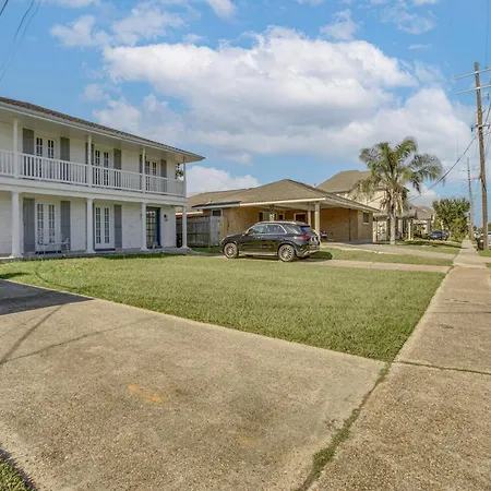 7 Mi To French Quarter: Modern In Holiday home