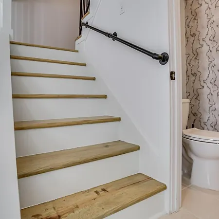 7 Mi To French Quarter: Modern In Holiday home