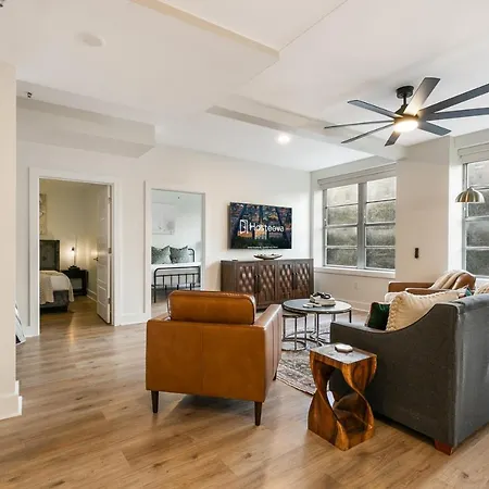 Apartment Spacious 4-bed Steps From French Quarter