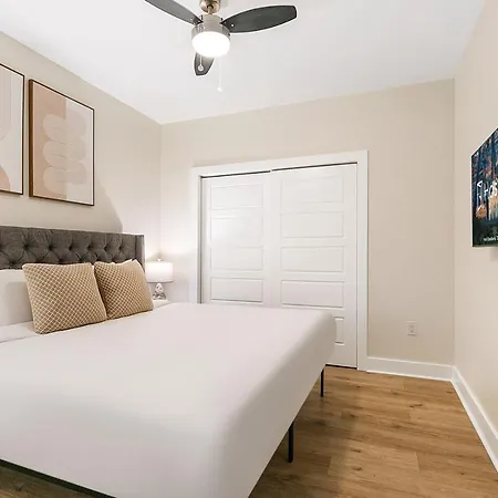 Spacious 4-bed Steps From French Quarter