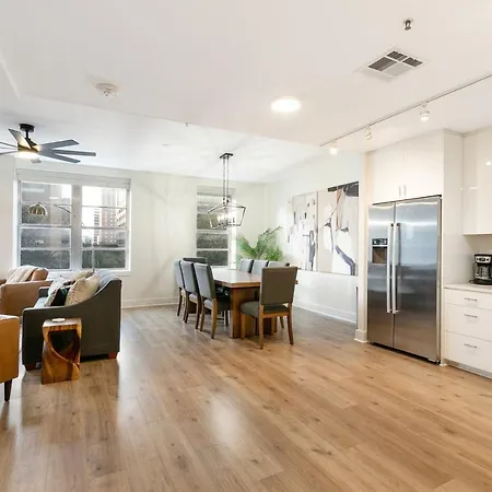 Apartment Spacious 4-bed Steps From French Quarter