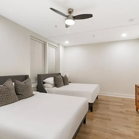 Spacious 4-bed Steps From French Quarter Apartment New Orleans