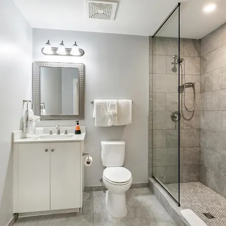 4bd Oasis - Steps To French Quarter *