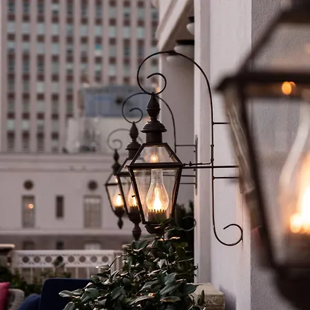 The Ritz-carlton,