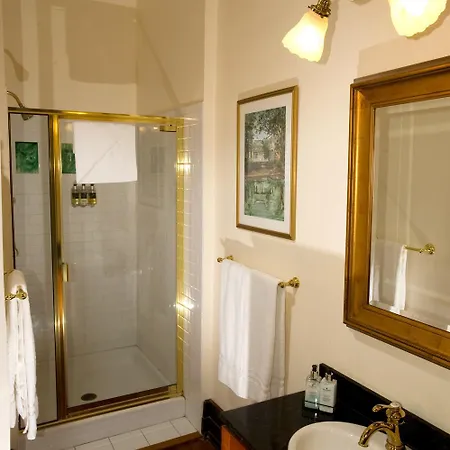 Canal Street 3*