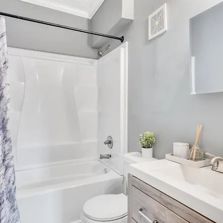 Gentilly Gem - Nestle Between The Lakefront Arena, Suno, And Uno * New Orleans