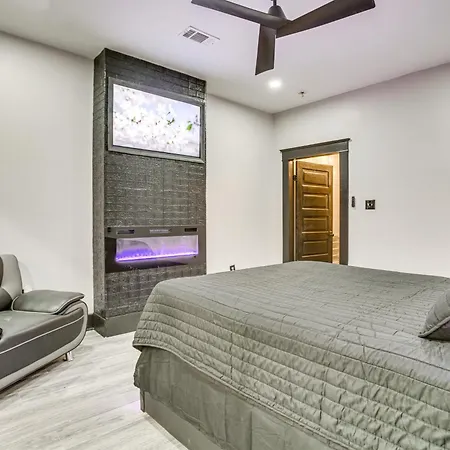 Holiday home 2 Mi To Bourbon St: Walkable Nola Duplex
