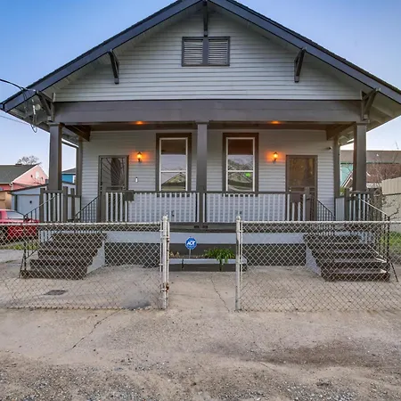 2 Mi To Bourbon St: Walkable Nola Duplex * New Orleans