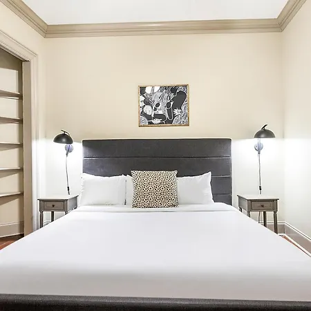 Chuck's Place Aparthotel New Orleans