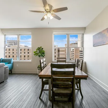 Spacious 4br Luxury Steps To French Quarter
