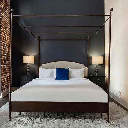 Chuck's Place Aparthotel New Orleans