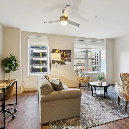 Upscale And Penthouses Close To Canal And Bourbon St New Orleans