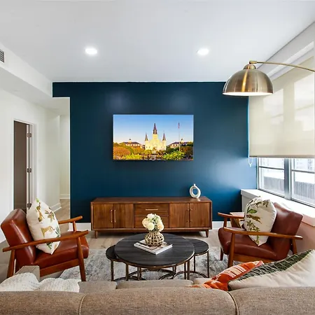 Apartment French Quarter Splendor: 4br Luxury New Orleans
