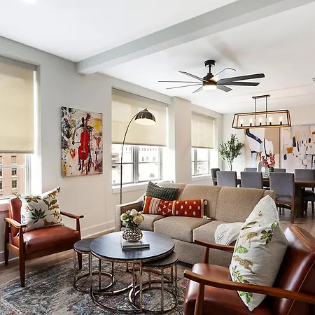French Quarter Splendor: 4br Luxury Apartment