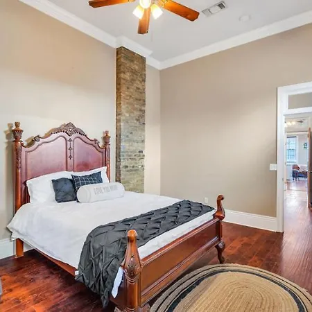 Spacious Centrally Located Apartment