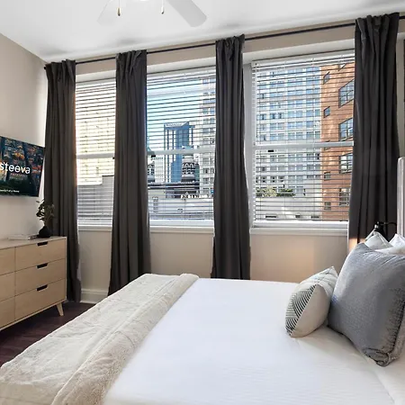 Spacious Modern Near French Quarter Apartment *