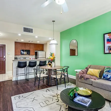 Spacious Modern Near French Quarter *