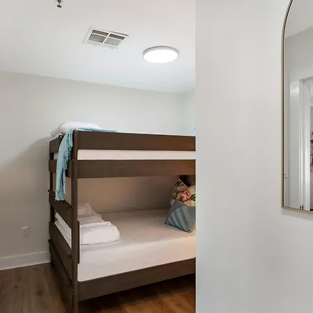 French Quarter Splendor: 4br Luxury New Orleans