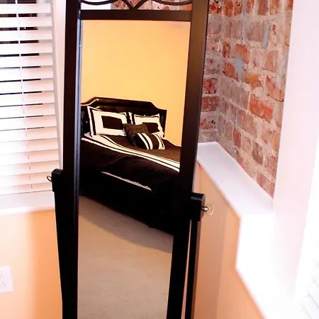 French Quarter Luxury Two-Bedroom Condo 201 *