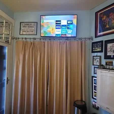 Jazzy Studio In A Great Location Apartment