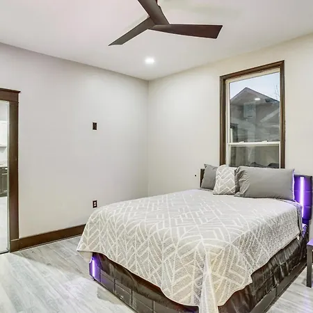 2 Mi To Bourbon St: Walkable Nola Duplex Holiday home