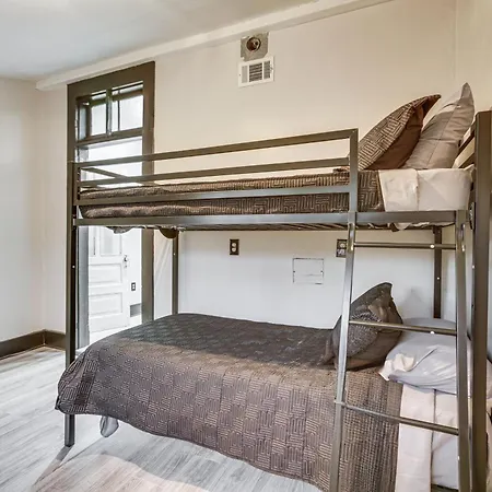 Holiday home 2 Mi To Bourbon St: Walkable Nola Duplex New Orleans