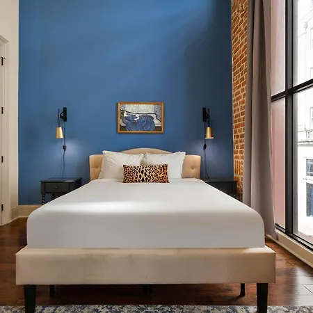 Chuck's Place Aparthotel 2*