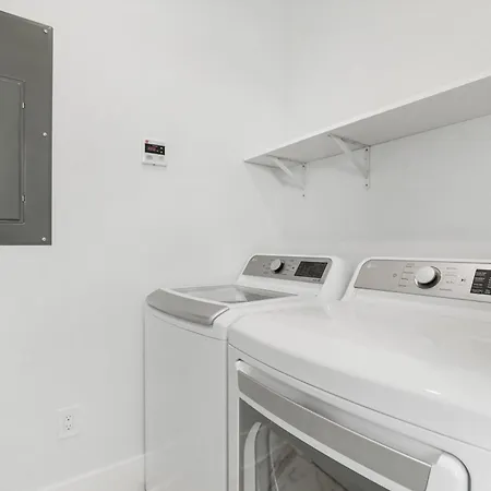 New 3-bed Luxury House