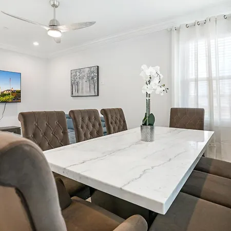 New 3-bed Luxury House *