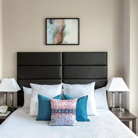 Apartment Roami At Hibernia Tower