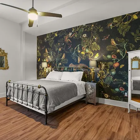 Stunning 2-bedroom Garden District Newly Renovated Apartment New Orleans