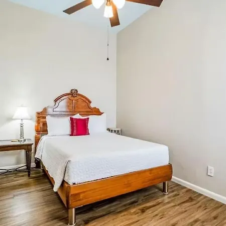 Penthouse On Claiborne