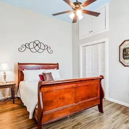 Penthouse On Claiborne