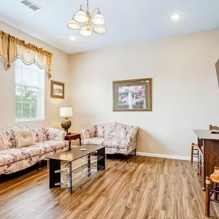 Penthouse On Claiborne * New Orleans