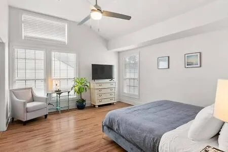 Timeless Elegance Historic Nola Haven 2bd * New Orleans