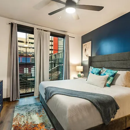 The Pelican By Hosteeva Apartment